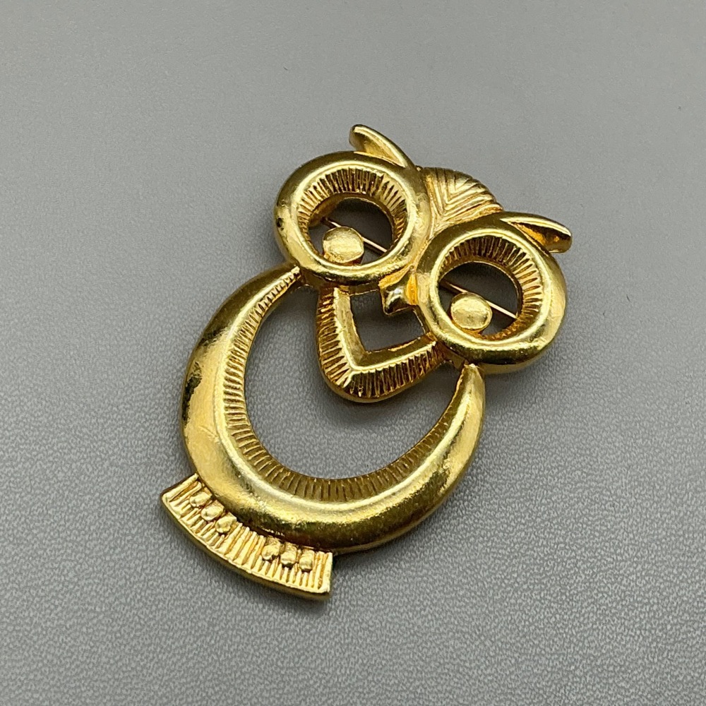 Owl Brooch Pin Women Gold Tone Textured Metal Animal Bird Fashion Jewelry 1.75"